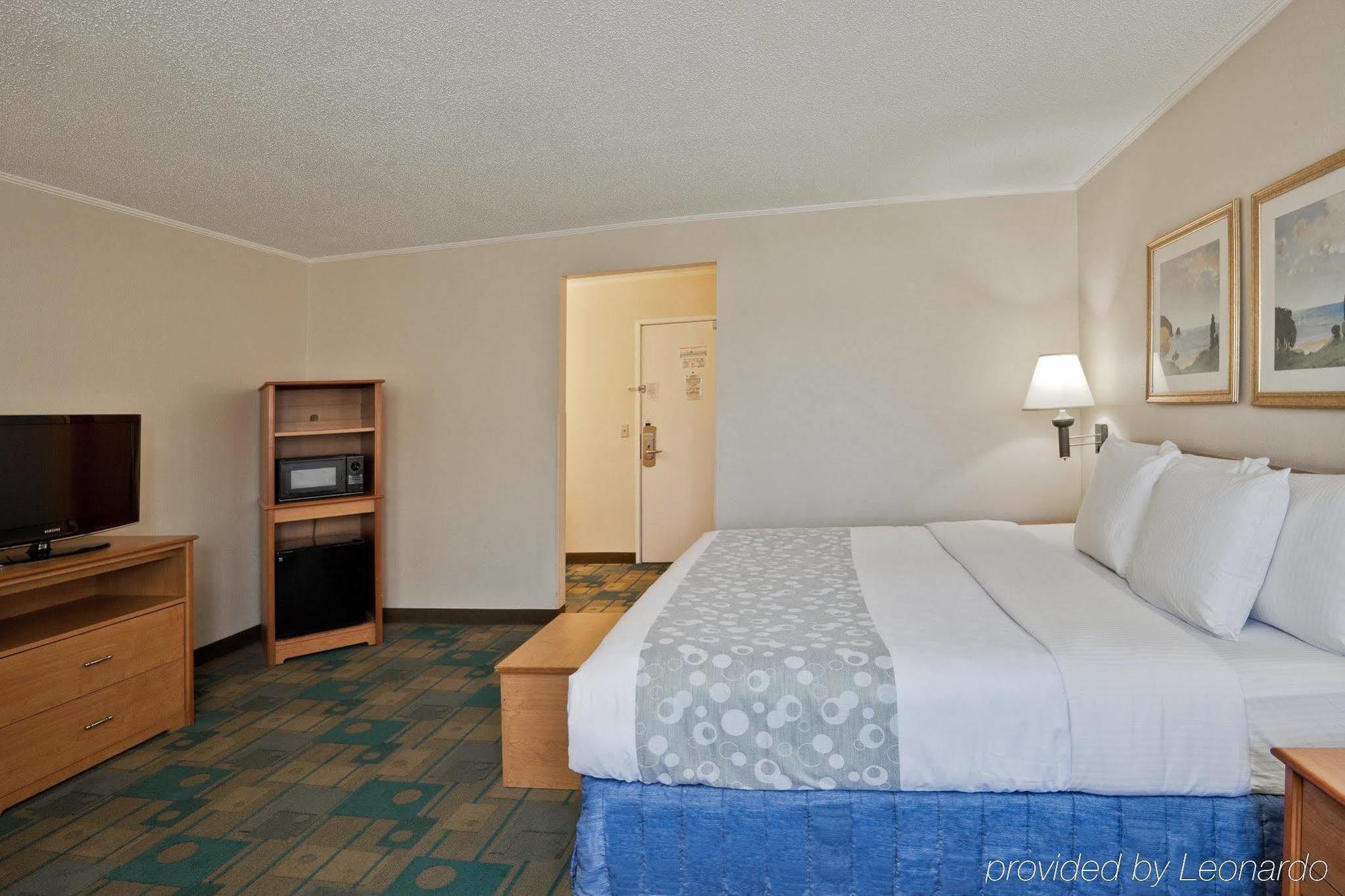 Отель La Quinta By Wyndham Tampa Fairgrounds - Casino Экстерьер фото